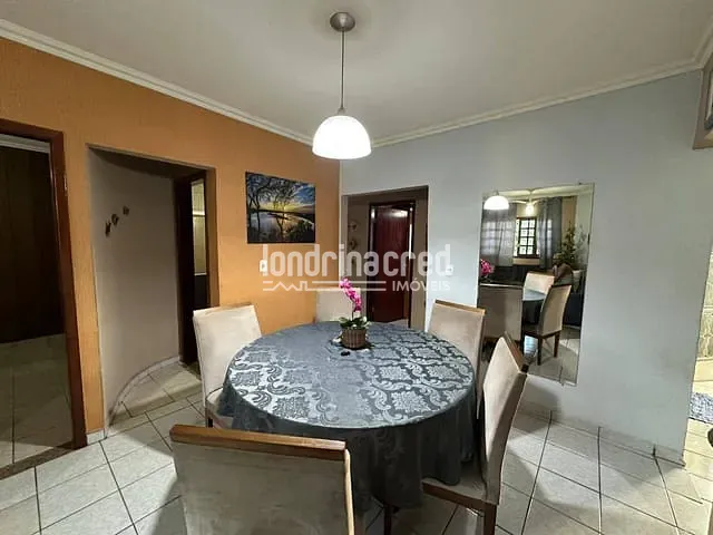 Casa com 270m² 3 quartos e 2 banheiros, à venda, no bairro Residencial Quadra Norte em Londrina