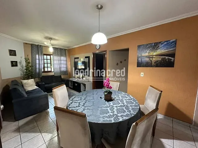 Casa com 270m² 3 quartos e 2 banheiros, à venda, no bairro Residencial Quadra Norte em Londrina