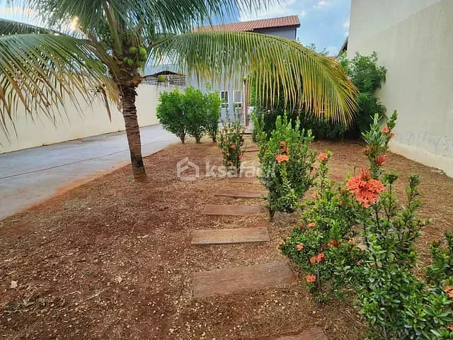 Sobrado com 360m² 3 quartos e 2 banheiros, para alugar, no bairro Jardim Jockey Club em Campo Grande