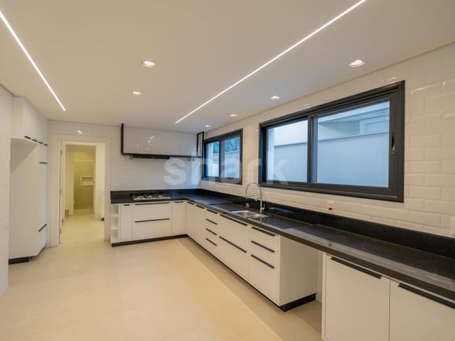Casa com 600m² 4 quartos e 7 banheiros, à venda ou para alugar, no bairro Alphaville Residencial Zero em Barueri