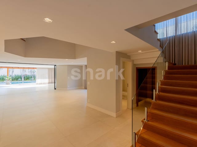 Casa com 600m² 4 quartos e 7 banheiros, à venda ou para alugar, no bairro Alphaville Residencial Zero em Barueri