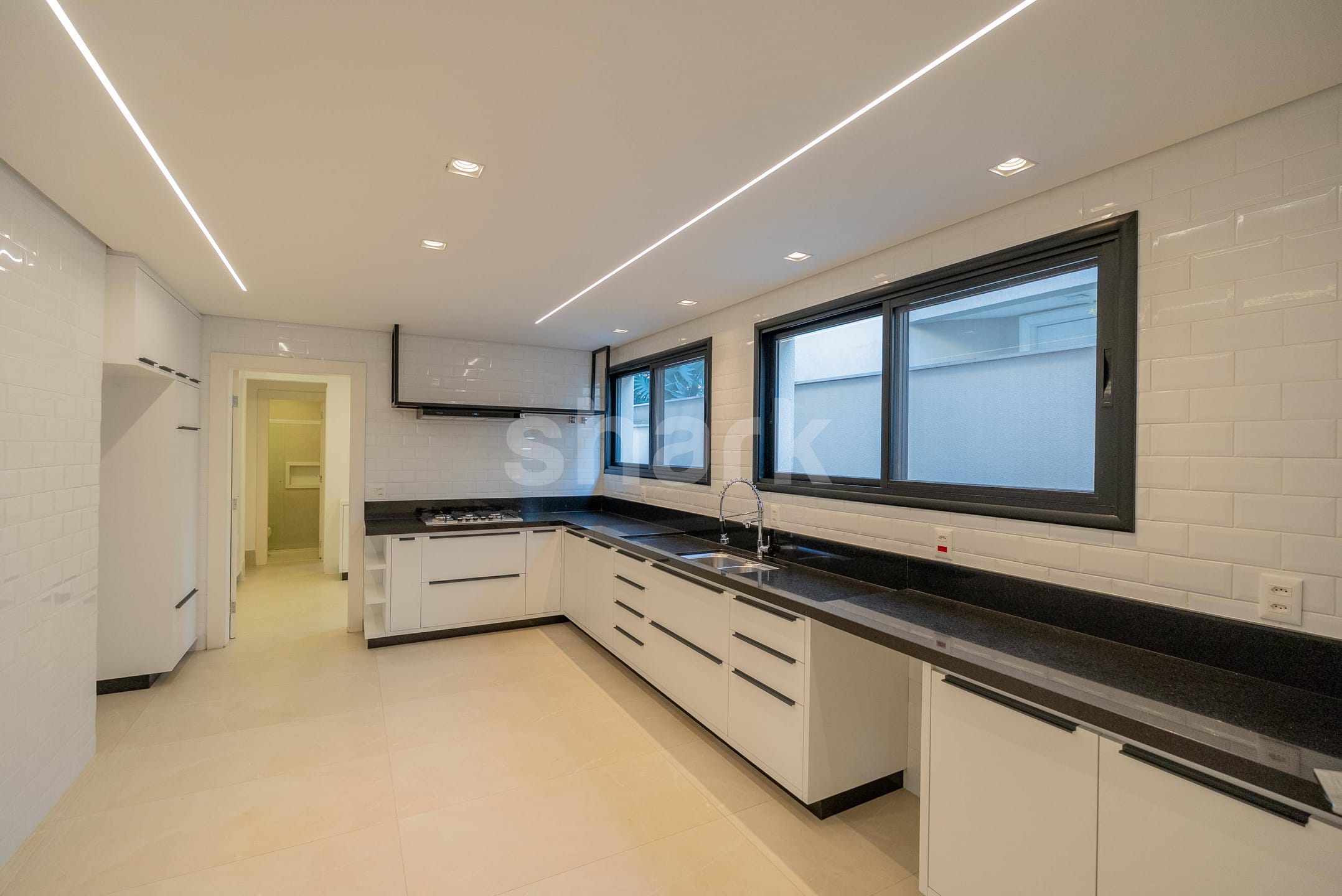 Casa em Alphaville Residencial Zero — foto 4
