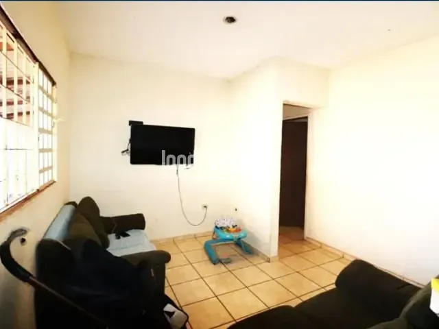 Casa com 261m² 3 quartos e 1 banheiro, à venda, no bairro Jardim Maria Celina em Londrina