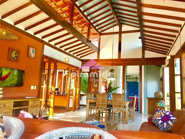Casa com 4132m² 8 quartos e 10 banheiros, à venda, no bairro Centro em Ilhabela