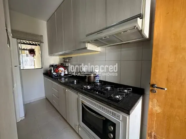 Casa com 130m² 2 quartos e 1 banheiro, à venda, no bairro Jardim Pequena Londres em Londrina