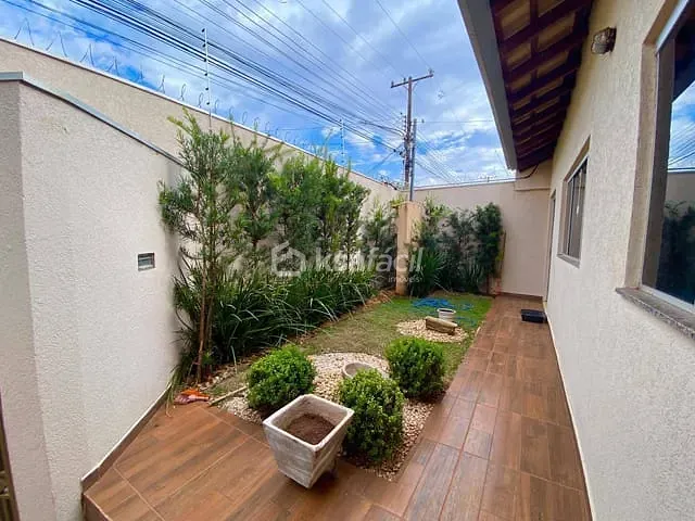 Casa com 300m² 2 quartos e 3 banheiros, à venda, no bairro Jardim Itália em Campo Grande