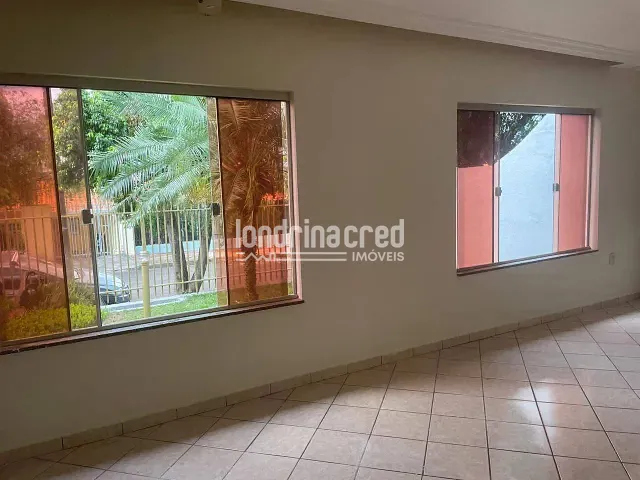 Casa com 250m² 3 quartos e 1 banheiro, à venda, no bairro Conjunto Professora Hilda Mandarino em Londrina