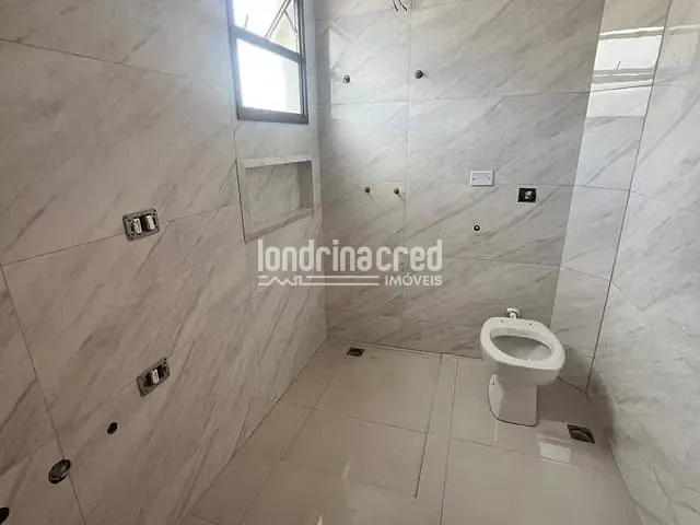 Casa com 195m² 4 quartos e 4 banheiros, à venda, no bairro Jardim Burle Marx em Londrina