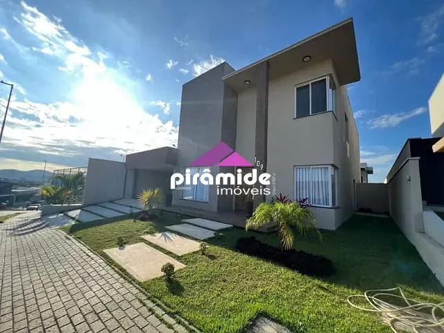 Casa com 450m² 3 quartos e 4 banheiros, à venda, no bairro Urbanova em São José dos Campos