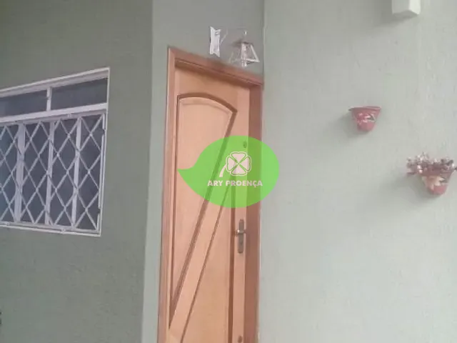 Casa com 300m² 3 quartos e 2 banheiros, à venda, no bairro Jardim Guadalajara em Sorocaba