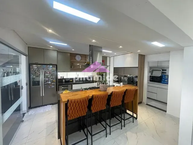 Casa com 360m² 4 quartos e 6 banheiros, à venda, no bairro Urbanova em São José dos Campos