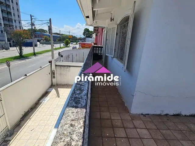 Casa com 400m² 4 quartos e 3 banheiros, para alugar, no bairro Jardim das Indústrias em São José dos Campos