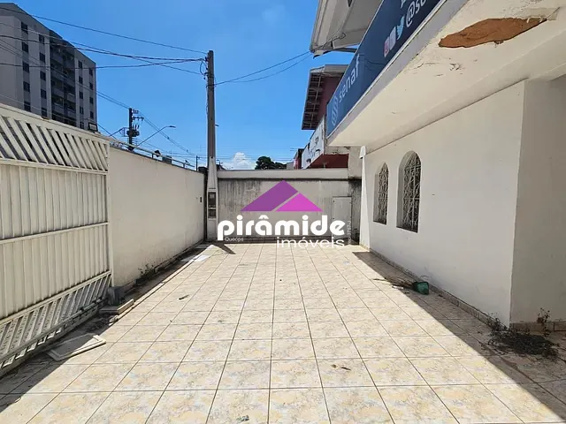 Casa com 400m² 4 quartos e 3 banheiros, para alugar, no bairro Jardim das Indústrias em São José dos Campos