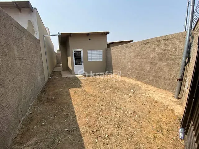 Casa 2 quartos e 1 banheiro, para alugar, no bairro Loteamento Cristo Redentor em Campo Grande