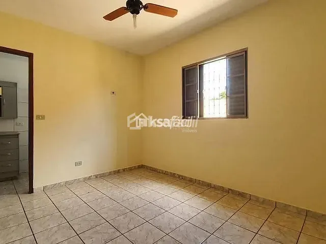 Casa com 360m² 2 quartos e 1 banheiro, para alugar, no bairro Recanto dos Pássaros em Campo Grande