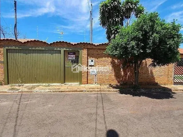Casa com 360m² 2 quartos e 1 banheiro, para alugar, no bairro Recanto dos Pássaros em Campo Grande
