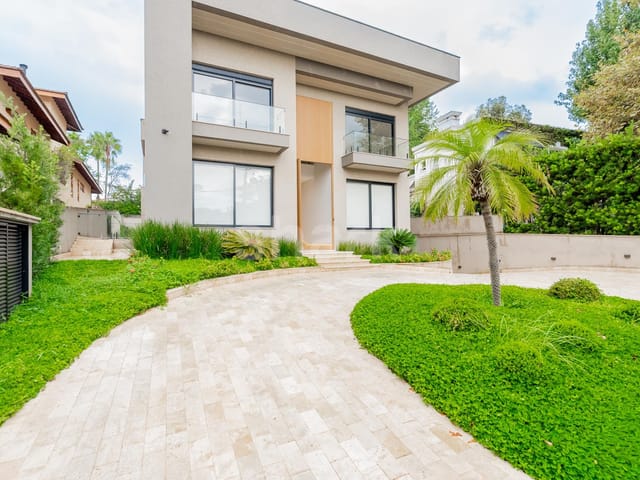 Casa com 1150m² 5 quartos e 7 banheiros, à venda ou para alugar, no bairro Tamboré em Santana de Parnaíba