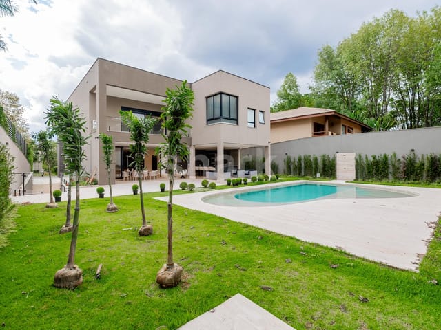 Casa com 1150m² 5 quartos e 7 banheiros, à venda ou para alugar, no bairro Tamboré em Santana de Parnaíba