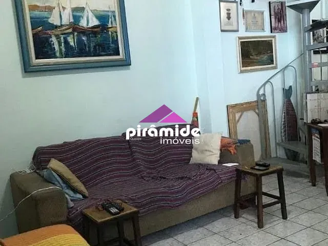 Casa com 90m² 2 quartos e 2 banheiros, à venda, no bairro Aruan em Caraguatatuba