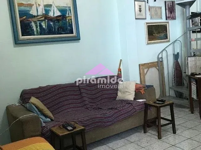 Casa com 90m² 2 quartos e 2 banheiros, à venda, no bairro Aruan em Caraguatatuba