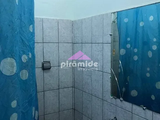 Casa com 90m² 2 quartos e 2 banheiros, à venda, no bairro Aruan em Caraguatatuba