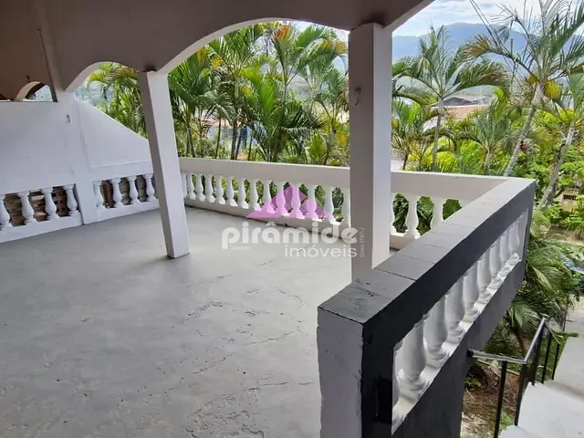 Casa com 210m² 3 quartos e 2 banheiros, à venda, no bairro Pontal da Cruz em São Sebastião