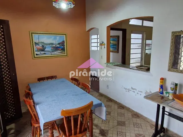 Casa com 180m² 4 quartos e 3 banheiros, à venda, no bairro Martim de Sá em Caraguatatuba