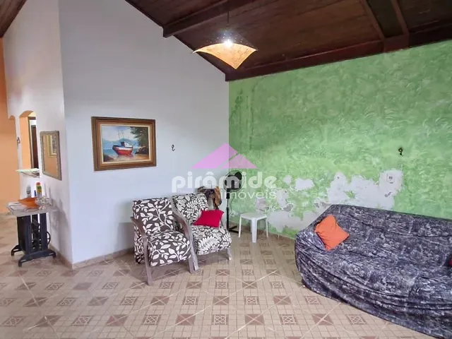 Casa com 180m² 4 quartos e 3 banheiros, à venda, no bairro Martim de Sá em Caraguatatuba
