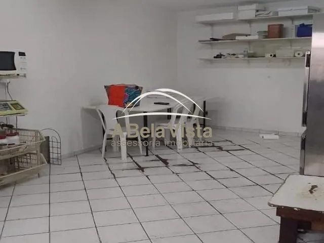 Casa com 277m² 4 quartos e 1 banheiro, à venda, no bairro Vila Osasco em Osasco