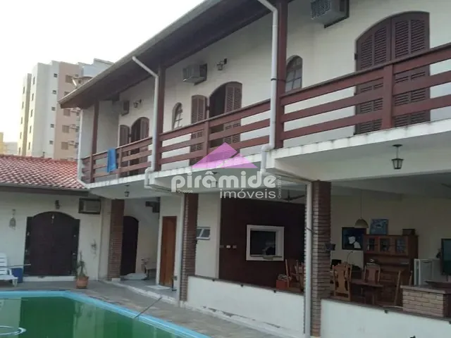 Casa com 360m² 4 quartos e 4 banheiros, à venda, no bairro Martin de Sá em Caraguatatuba