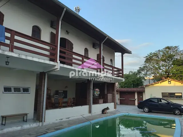 Casa com 360m² 4 quartos e 4 banheiros, à venda, no bairro Martin de Sá em Caraguatatuba