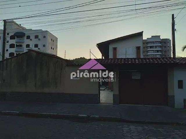 Casa com 360m² 4 quartos e 4 banheiros, à venda, no bairro Martin de Sá em Caraguatatuba