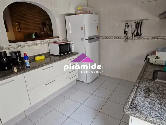 Casa com 360m² 4 quartos e 4 banheiros, à venda, no bairro Vila Atlântica em Caraguatatuba