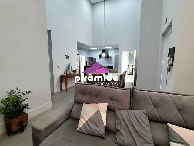 Casa com 340m², à venda, no bairro Condomínio Terras do Vale em Caçapava