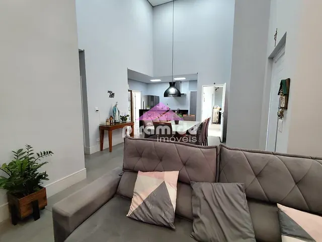Casa com 340m², à venda, no bairro Condomínio Terras do Vale em Caçapava