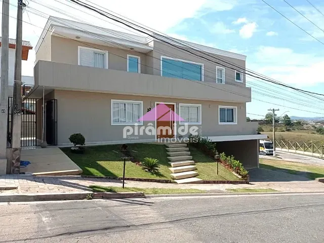Casa com 500m² 4 quartos e 4 banheiros, à venda, no bairro Condomínio Residencial Mantiqueira em São José dos Campos