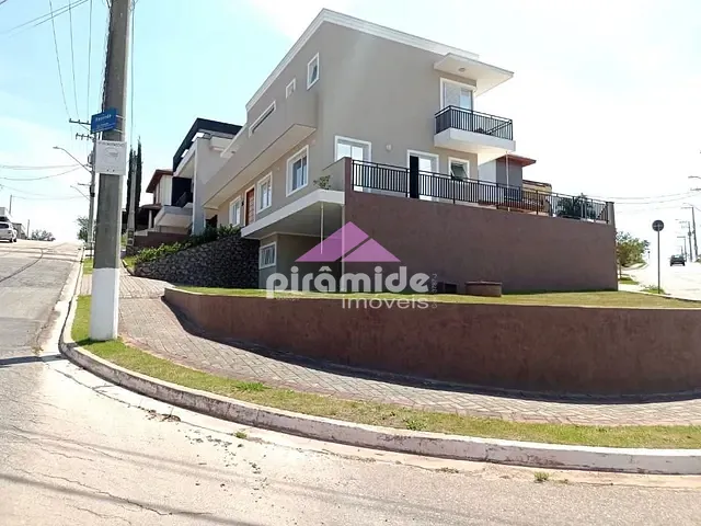 Casa com 500m² 4 quartos e 4 banheiros, à venda, no bairro Condomínio Residencial Mantiqueira em São José dos Campos