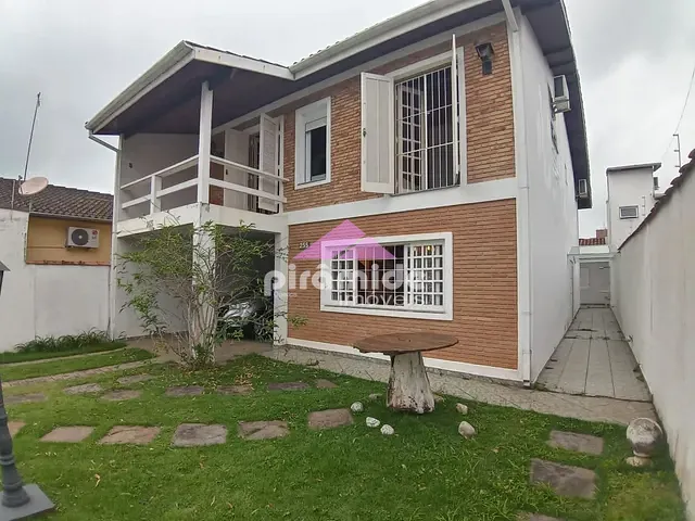 Casa com 313m² 4 quartos e 5 banheiros, à venda, no bairro Vila Atlântica em Caraguatatuba