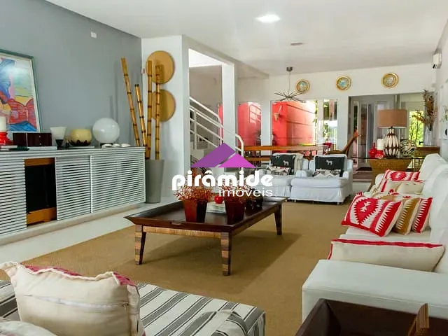 Casa com 563m² 6 quartos e 6 banheiros, à venda, no bairro Cocanha em Caraguatatuba
