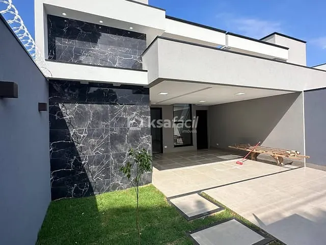 Casa com 225m² 3 quartos e 3 banheiros, à venda, no bairro Parque Residencial Rita Vieira em Campo Grande