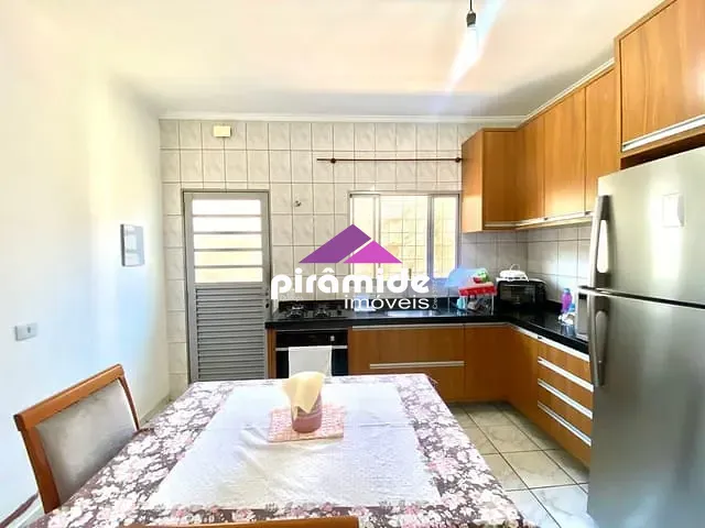 Casa com 140m² 3 quartos e 3 banheiros, à venda, no bairro Jardim das Indústrias em São José dos Campos