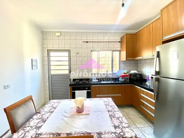 Casa com 140m² 3 quartos e 3 banheiros, à venda, no bairro Jardim das Indústrias em São José dos Campos