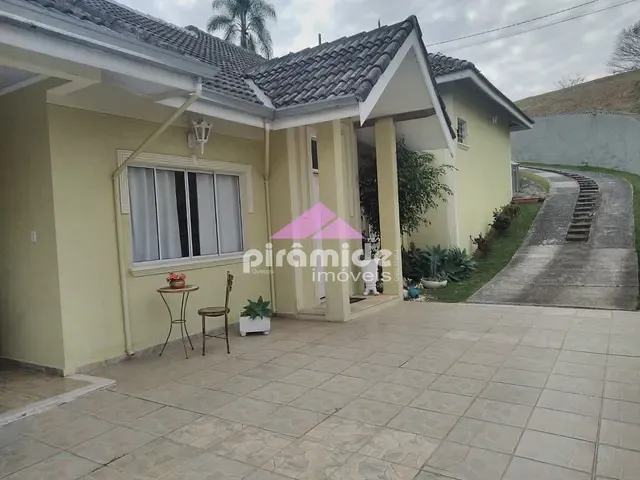 Casa com 1000m² 4 quartos e 5 banheiros, à venda, no bairro Condomínio Residencial Mirante do Vale em Jacareí