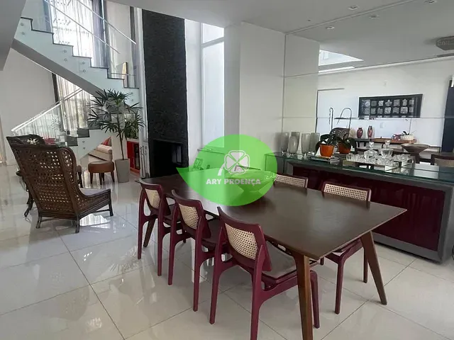 Casa com 360m² 3 quartos e 5 banheiros, para alugar, no bairro Bairro da Vossoroca em Sorocaba