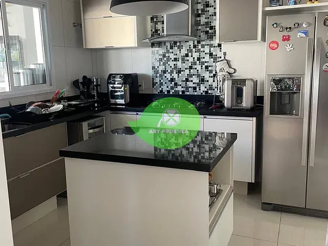 Casa com 360m² 3 quartos e 5 banheiros, para alugar, no bairro Bairro da Vossoroca em Sorocaba