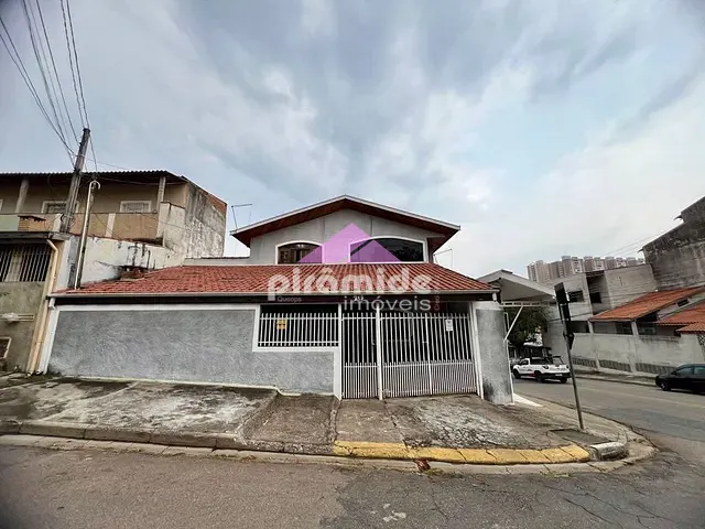 Casa com 157m² 5 quartos e 2 banheiros, à venda, no bairro Bosque dos Eucaliptos em São José dos Campos