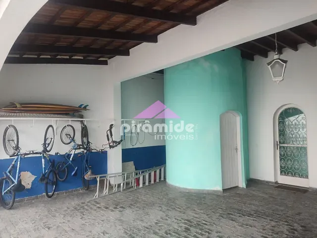Casa com 630m² 5 quartos e 7 banheiros, à venda, no bairro Indaiá em Caraguatatuba