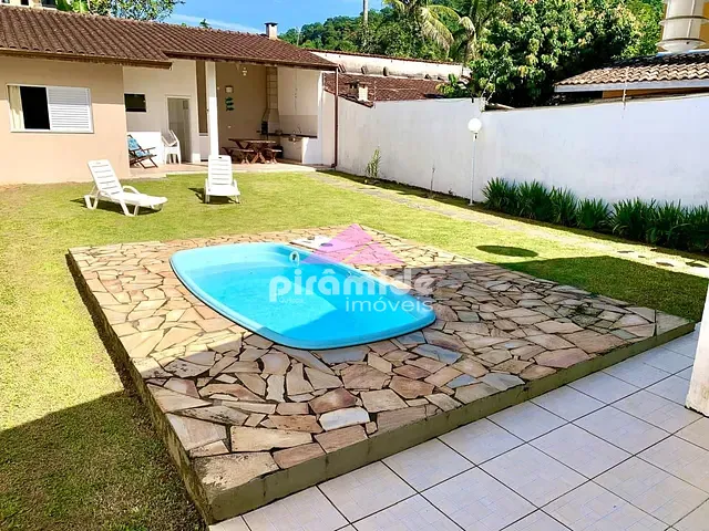 Casa com 342m² 2 quartos e 2 banheiros, à venda, no bairro Toninhas em Ubatuba