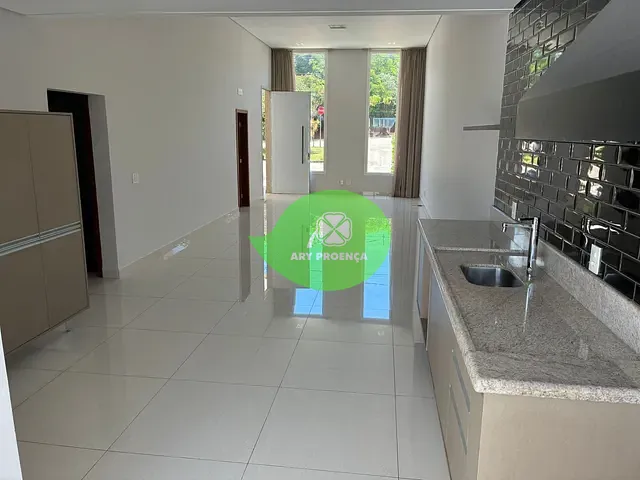 Casa 2 quartos e 3 banheiros, à venda ou para alugar, no bairro Residencial Villa do Bosque em Sorocaba