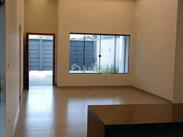 Casa com 360m² 3 quartos e 2 banheiros, à venda, no bairro Universitário em Campo Grande